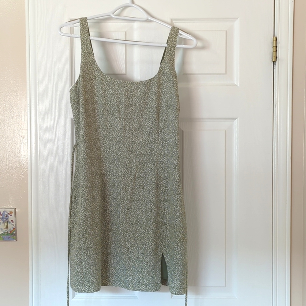 Abercrombie Green Floral Mini Dress Size M - Never Worn